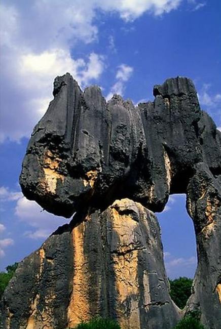 Pădure din piatră în Shilin-Lunane