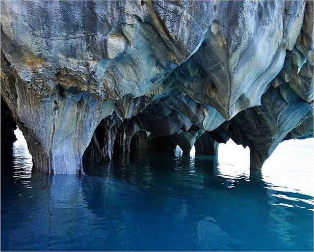 Удивительные мраморные пещеры озера Буэнос-Айрес 