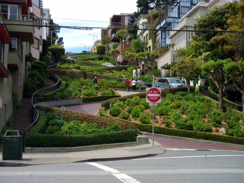 Lombard Street – cea mai curbă stradă