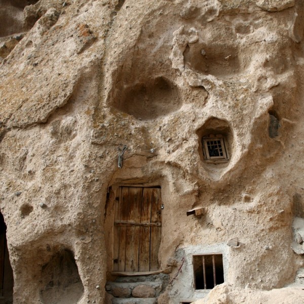 Kandovan - satul în peşteră din Iran (Foto)