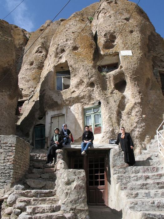 Пещерный город Кандован в Иране (Фото)