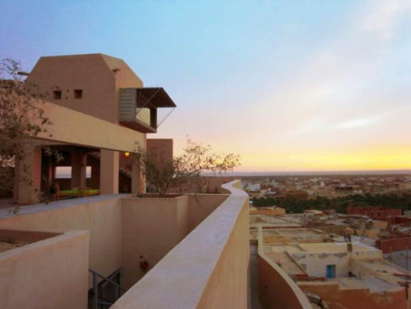 Eco-hotel la marginea deşertului Sahara: un paradis pentru trup si suflet