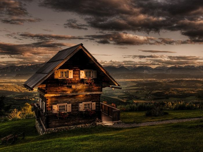 Case în munţi, sau cea mai frumoasă privelişte din fereastră (Foto)