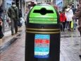 В Барселоне устанавливают "умные" урны на солнечных батареях