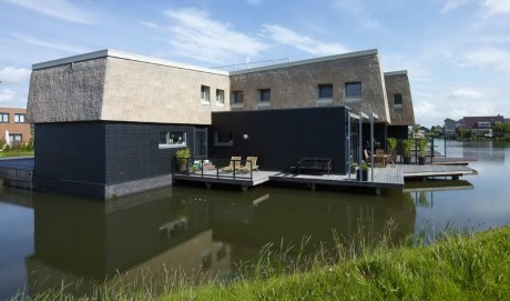 Дома на воде в Голландии