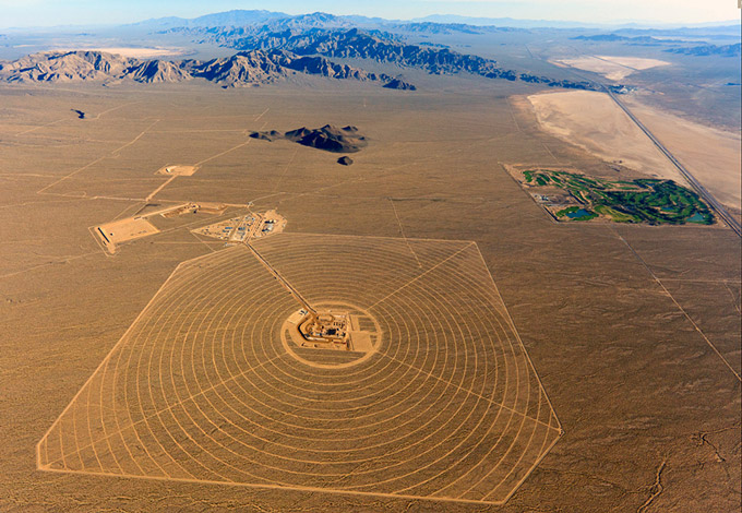 Солнечная башня в пустыне Калифорнии от RAFAA