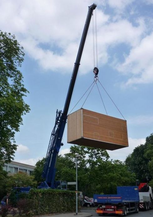 Homebox – мобильный контейнерный дом из натурального дерева