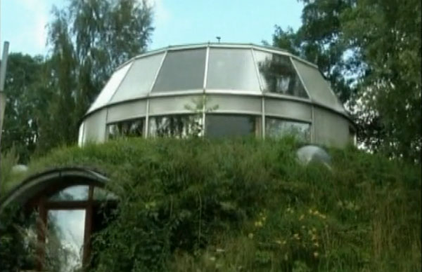 Чешский инженер построил экологичный дом-трансформер