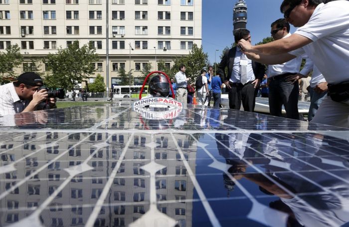 Автомобили на солнечной энергии от чилийских студентов (10 фото)