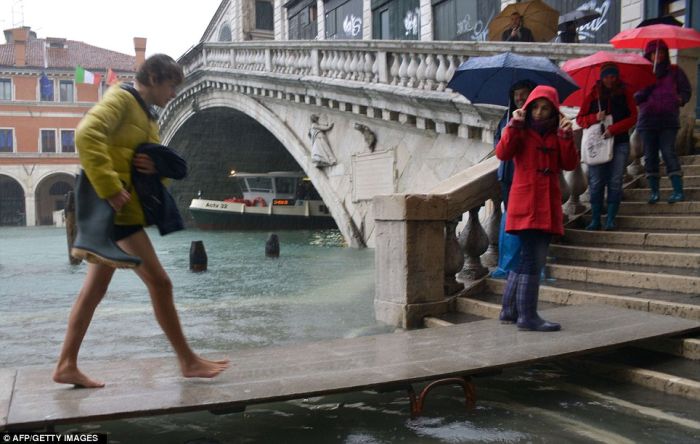 Одно из сильнейших наводнений за всю историю Венеции (Фото)