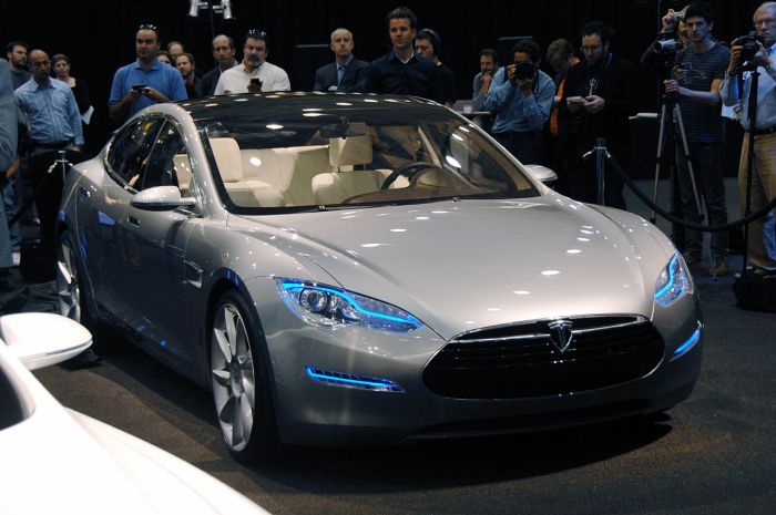 Журнал «Automobile» признал Tesla Model S «Автомобилем года»