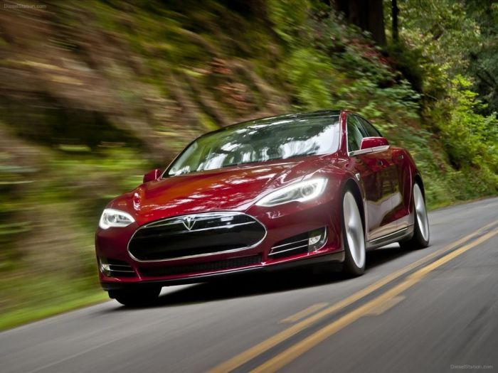 Журнал «Automobile» признал Tesla Model S «Автомобилем года»