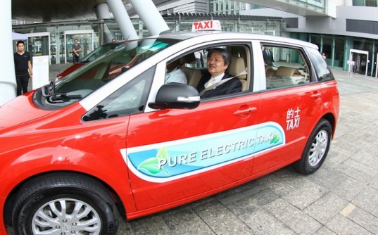 В Гонконге появился парк электрических такси