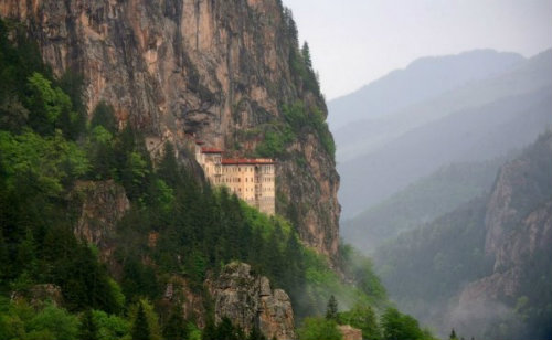 5 самых труднодоступных монастырей мира