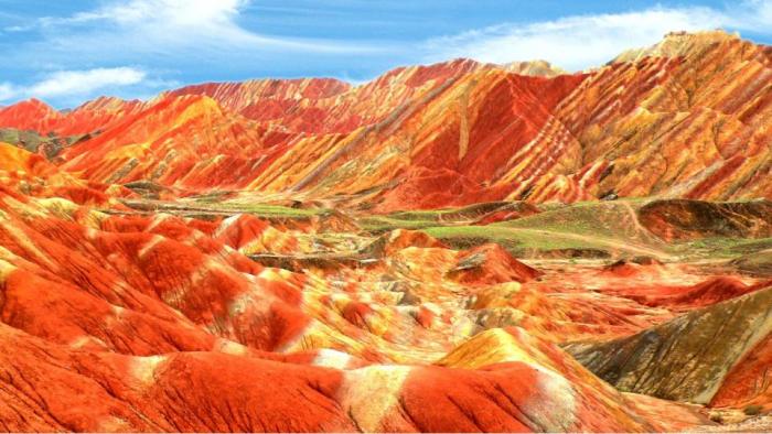 Цветные скалы Чжанъе