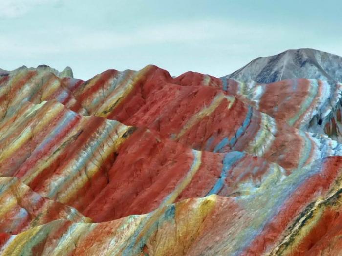Цветные скалы Чжанъе