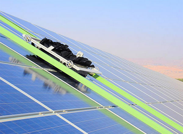 В Израиле появилась первая самоочищающаяся солнечная электростанция