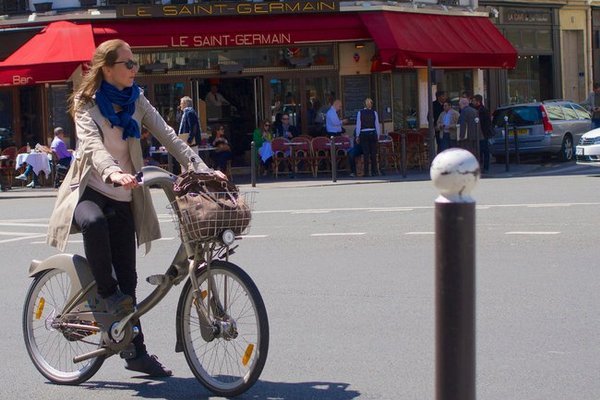 Во Франции будут платить тем, кто ездит на работу на велосипеде