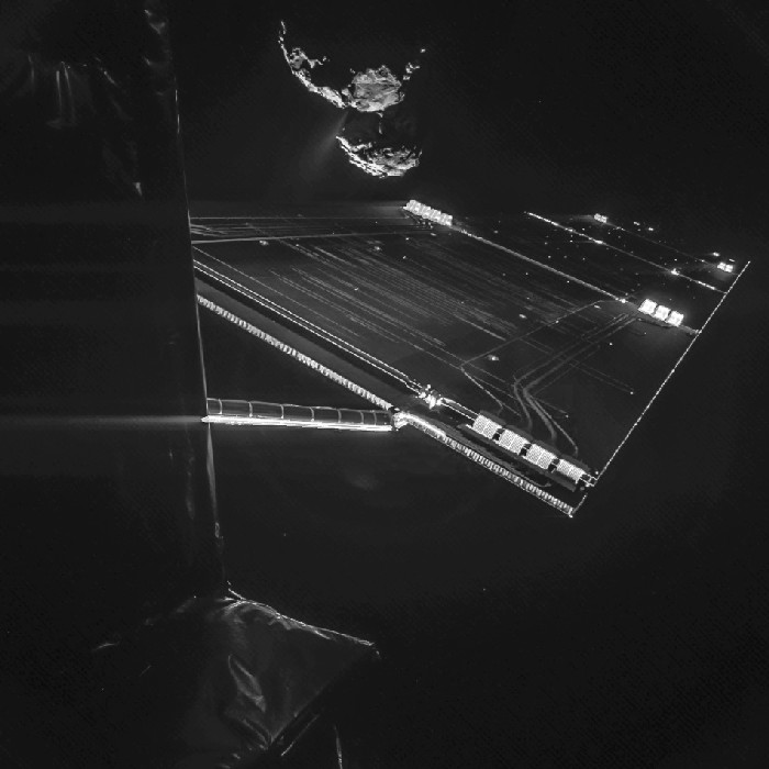 Космический аппарат Розетта сделал селфи с кометой 67P/Чурюмова — Герасименко в 472 миллионах километров от Земли.
