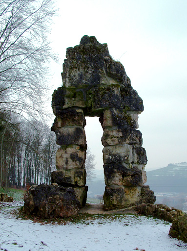 Мегалитическая арка Deiwelselter