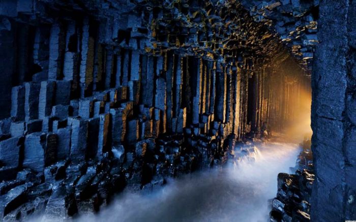 Пещера Фингала, остров Стаффа, Шотландия