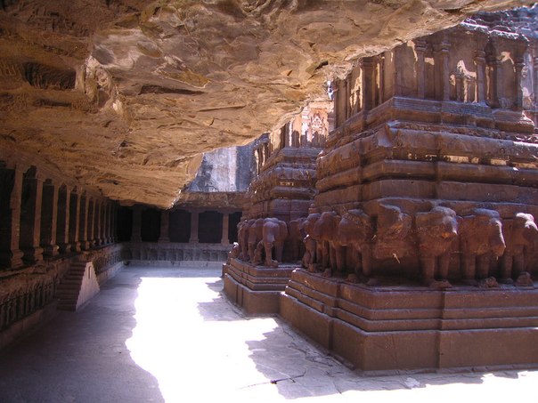 Храм Кайласанатха