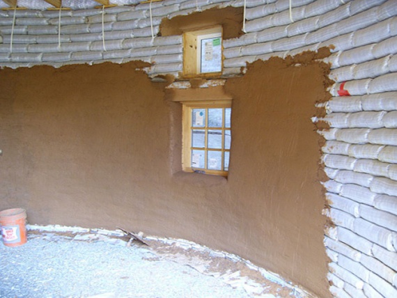 Earthbag, учимся строить дом из мешков с землей за 15 шагов