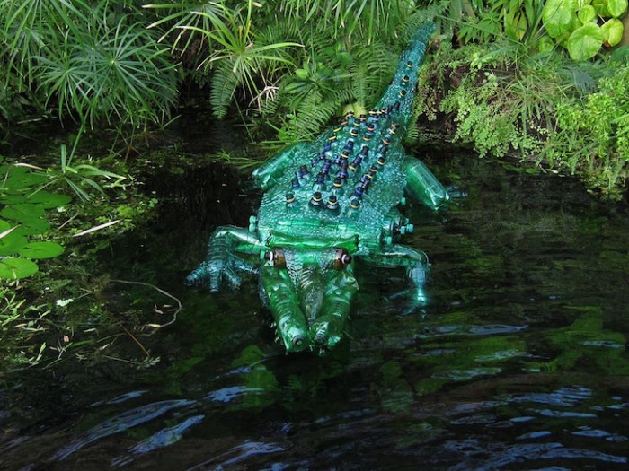 Потрясающие скульптуры из...переработанных пластиковых бутылок