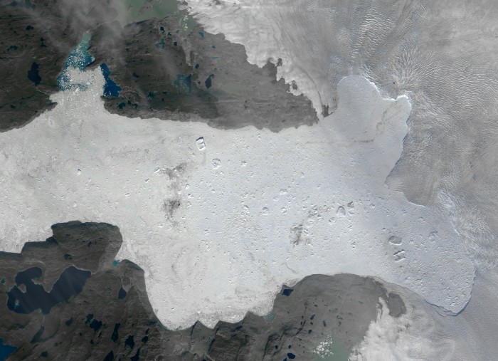 От Гренландии откололся огромный ледник