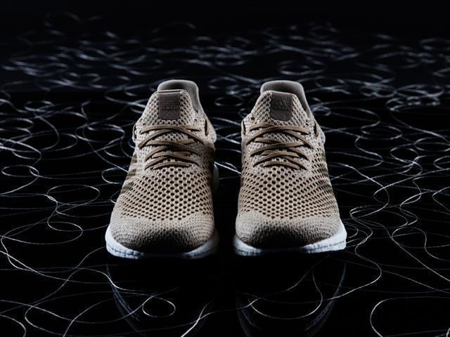 Adidas создал биоразлагаемые кроссовки, которые растворяются в ванной