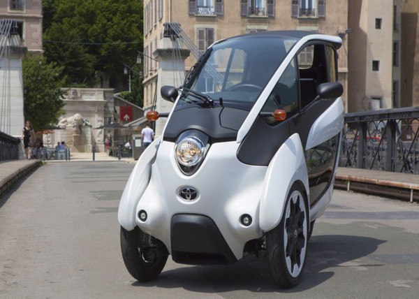 Французы обгоняют время! Toyota i-ROAD – трехколесный общественный автомобиль (+Фото)