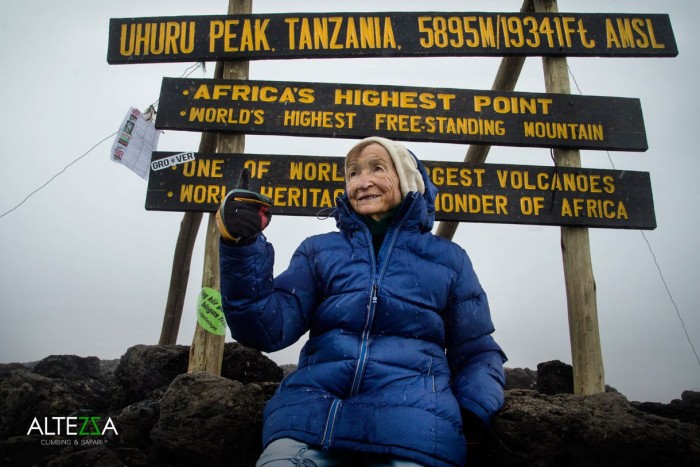 Сибирячка, в 86 лет, поднялась на вершину Килиманджаро (+Фото)