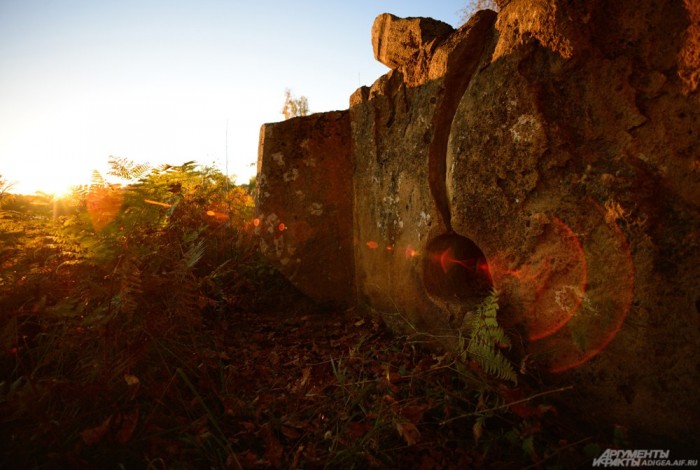 Город дольменов - "Богатырская поляна" - комплекс мегалитический строений древности (+Фото)