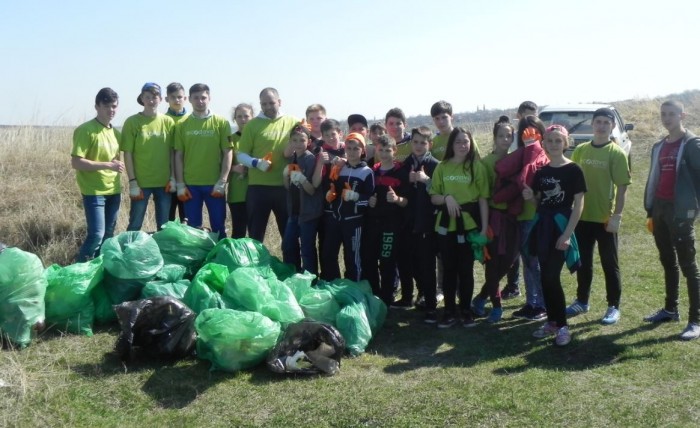 Весенняя экологическая акция "Поможем природе" завершена победой над мусором.