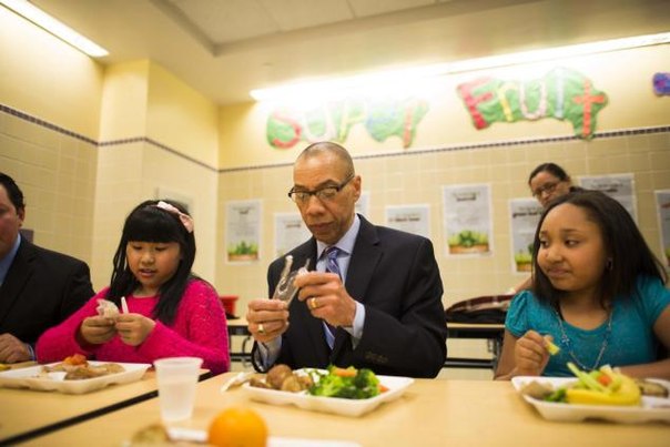 Начальная школа в Нью-Йорке полностью перешла на вегетарианское питание