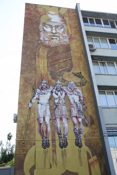 Образ царя Дакии Дечебала украшает одно из кишиневских зданий (Видео)