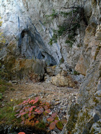 Древний комплекс пещер на горе Басман в Крыму (+Фото)