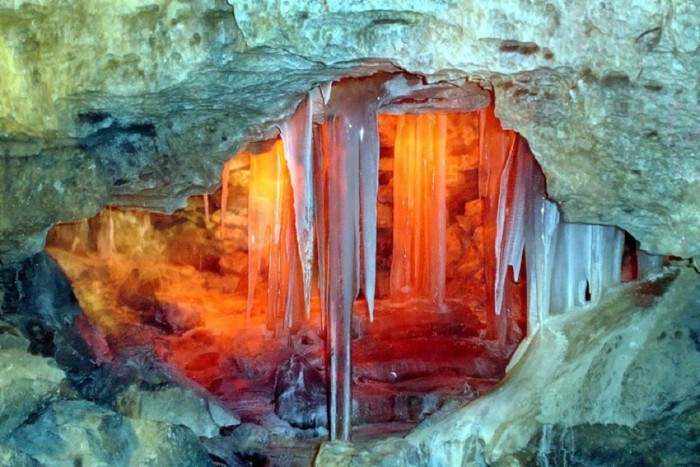 Удивительно красивая кунгурская ледяная пещера (Фото)