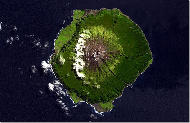 Этот обитаемый остров самый далекий из всех островов от "большой земли" (+Видео)