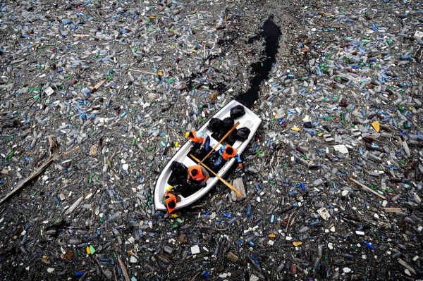 Вот, как выглядит мусор в океане (Видео)