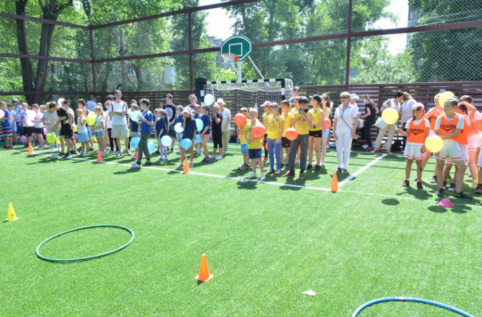Дети занимаются спортом бесплатно благодаря новым спортплощадкам в Кишиневе