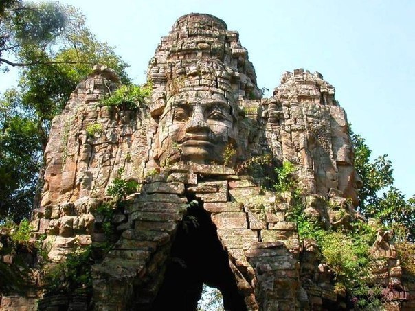 Таинственные, затерянные в джунглях архитектурные сокровища Камбоджи (Фото)