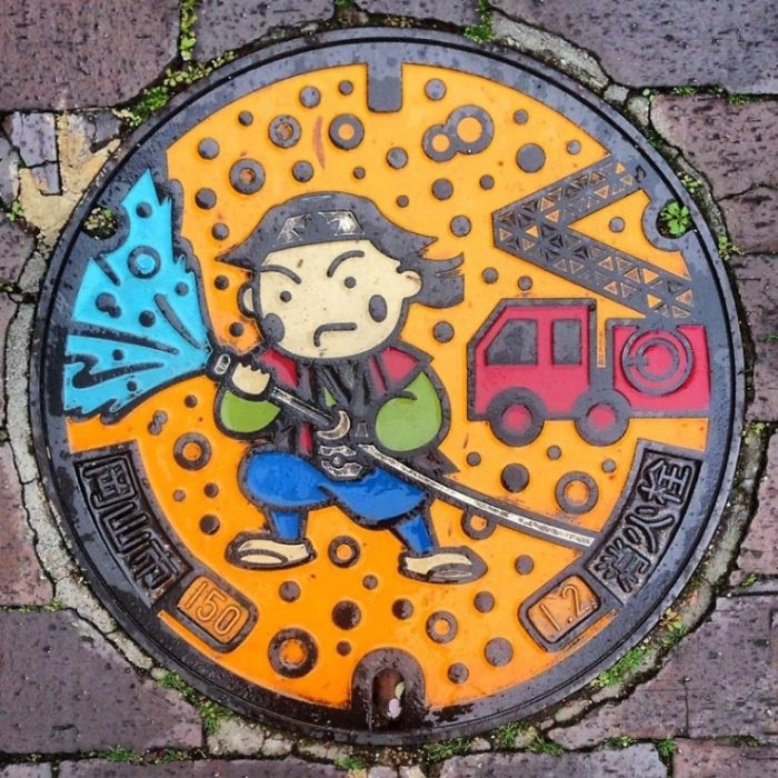 Красота под ногами: красивейшие канализационные люки из Японии (Фото)