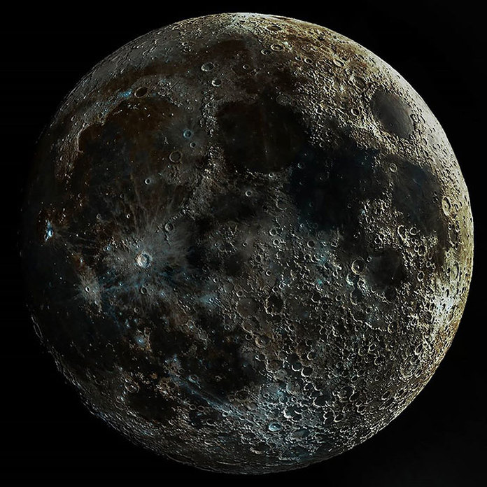 Фотограф сделал тысячи снимков Луны и собрал из них одно сверхчеткое изображение
