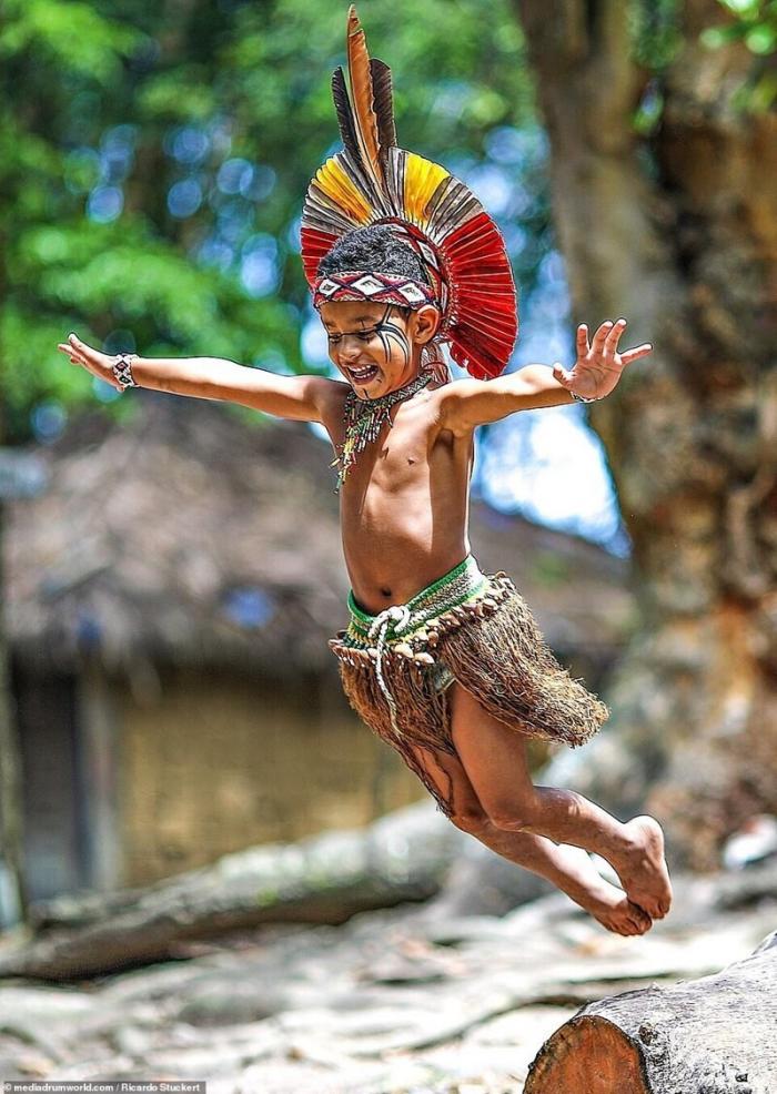 За последние столетия у амазонских племен накопилось очень много вопросов