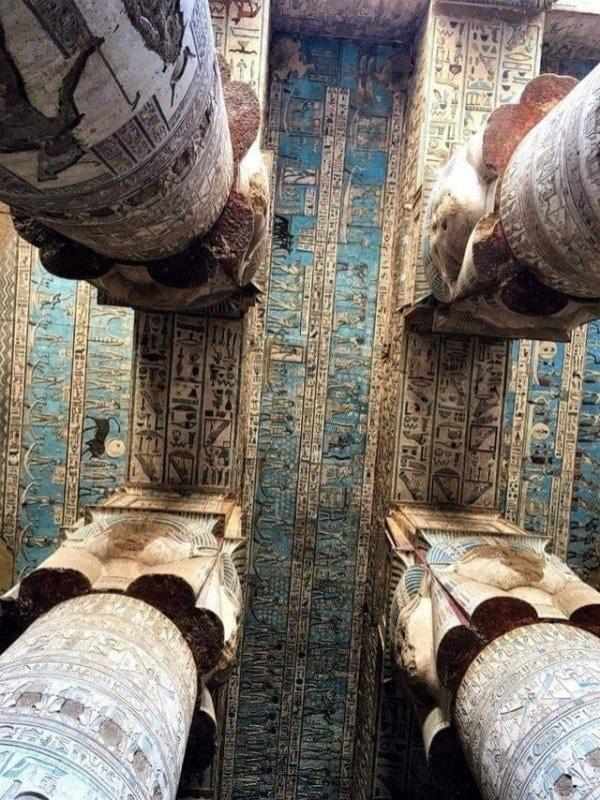 Храму в Египте 2000 лет